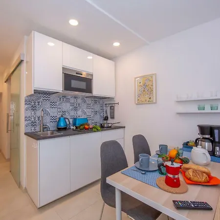 Fronte Apartment Colonno